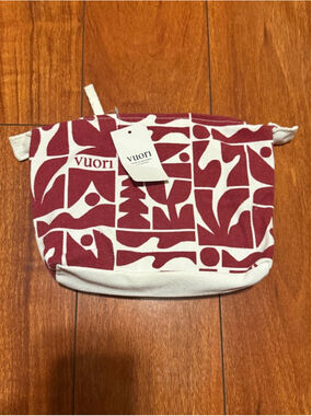 Women's Vuori Holiday 25 Pouch One Size Red White Cosmetic Bag